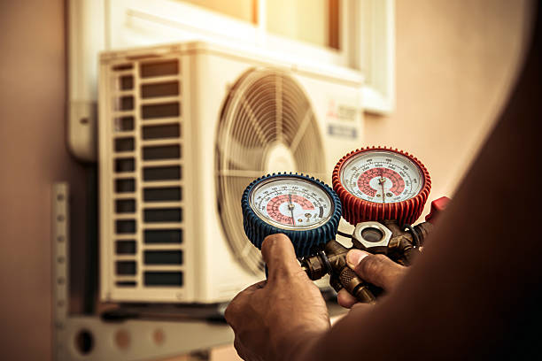 Professional Hvac Installation technician working in Glenelg, MD